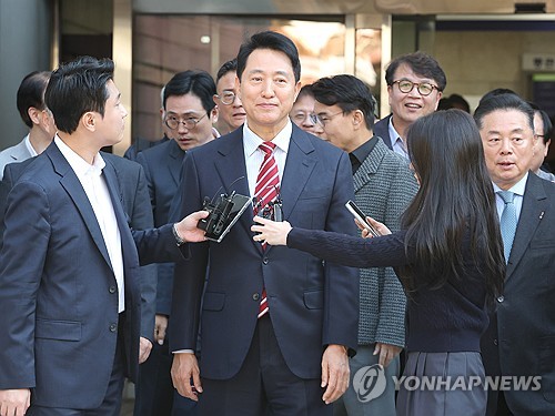 항소심 무죄, 질문받는 오세훈 서울시장