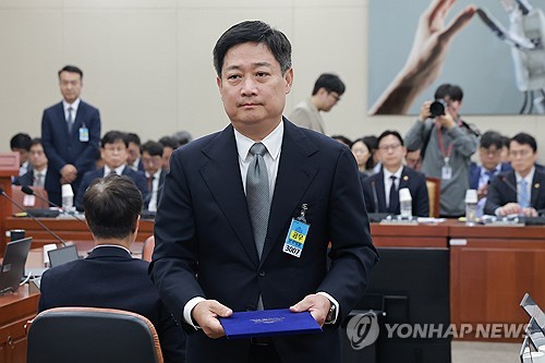 과방위 종합감사에 일반증인으로 출석한 홍범식 LG유플러스 대표