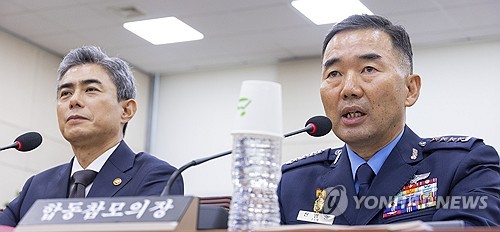 질의에 답하는 진영승 합참의장