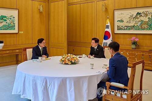 이재명 대통령, 우원식 전 국회의장과 오찬