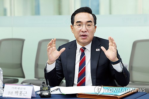 피지컬 AI 현장 간담회서 발언하는 박홍근 기획예산처 장관